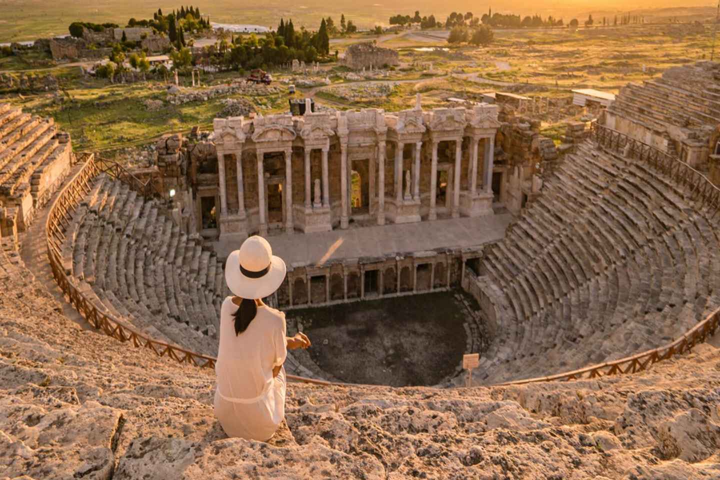From Fethiye: Pamukkale & Hierapolis Day Trip w/ Meals