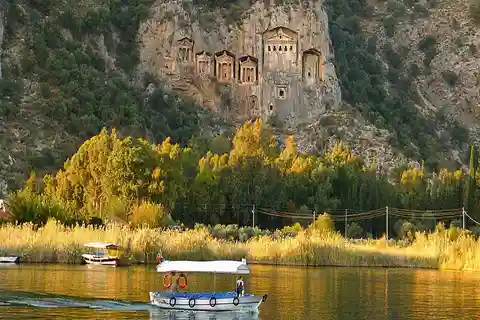 Von Fethiye aus: Dalyan Tagesausflug mit Schlammbad und Schildkrötenstrand