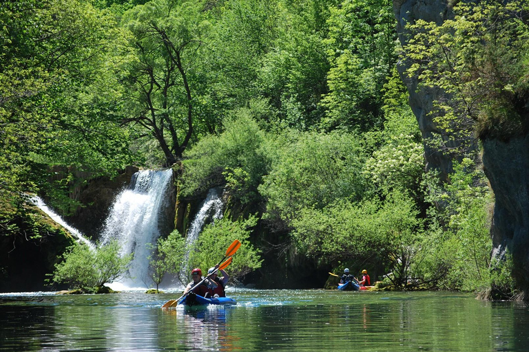 Depuis Zagreb : Kayak à Mrežnica et village de Rastoke - excursion d&#039;une journée