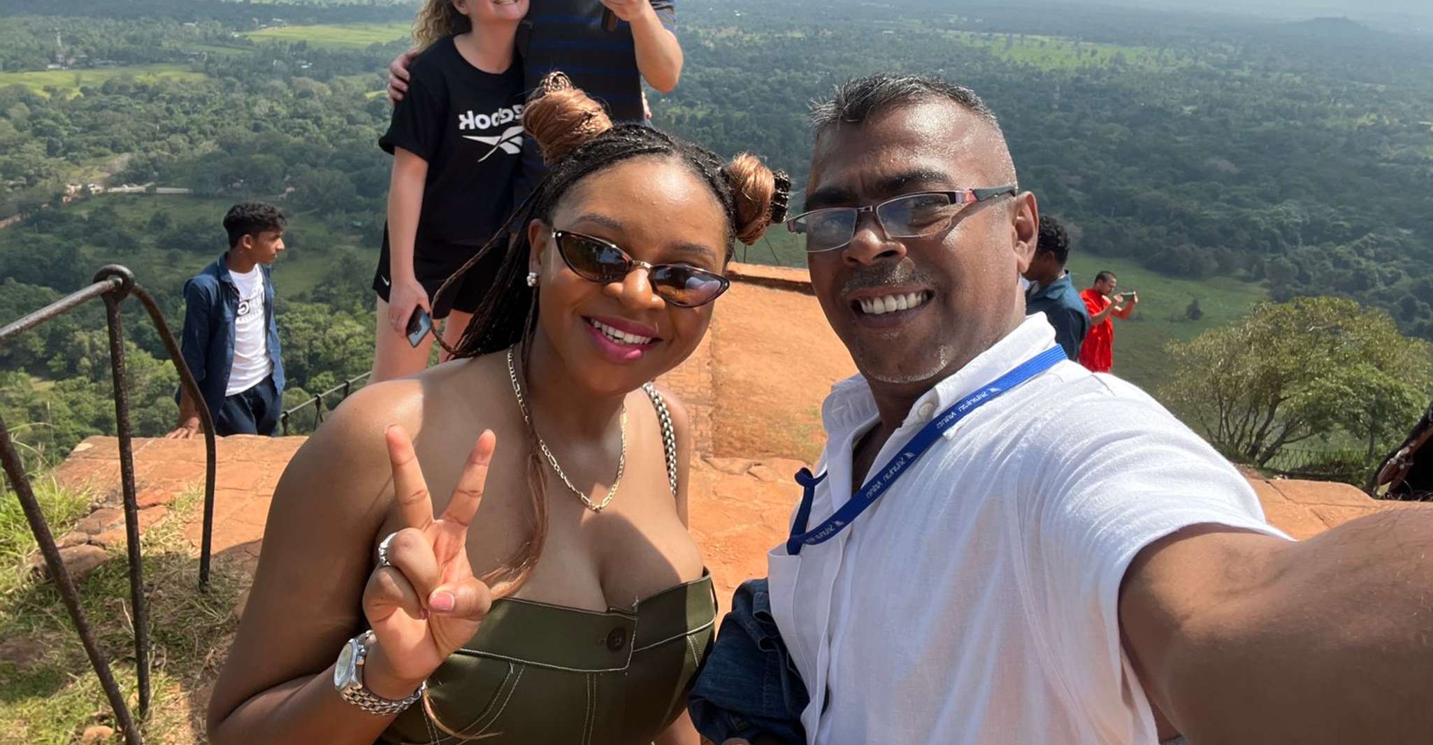 Visita privada Kandy/Negombo, Sigiriya, Dambulla y Minneriya - Hizvo