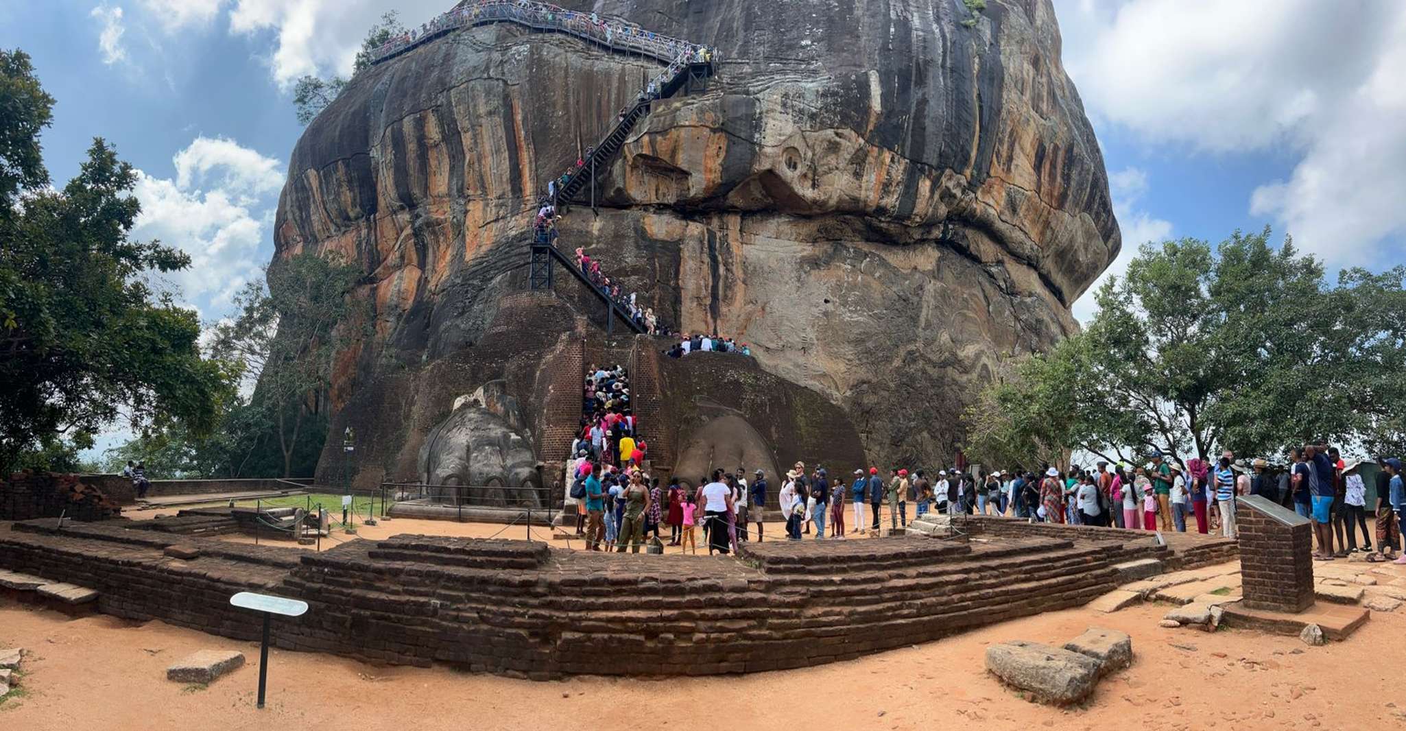 Visita privada Kandy/Negombo, Sigiriya, Dambulla y Minneriya - Hizvo