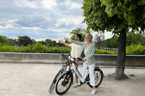 Paris: Afternoon E-Bike Guided Small Group Tour