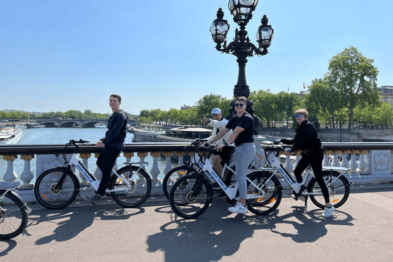 Paris: Afternoon E-Bike Guided Small Group Tour