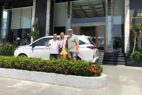 Desde Hue: Chóferes profesionales a la ciudad de Hoi An