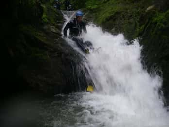 Asturias: Aventura de Barranquismo con 4 Niveles a Elegir