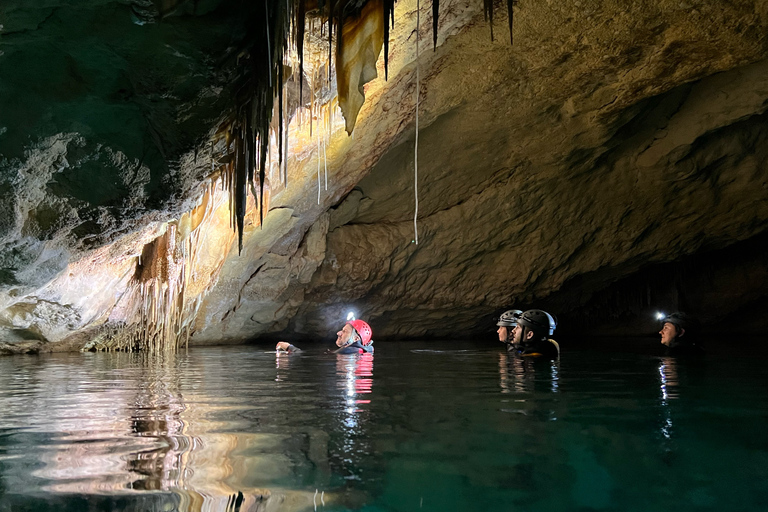 Mallorca: Guidad tur för utforskning av vattenlevande grottorMallorca: Aquatic Cave Exploration Guidad tur