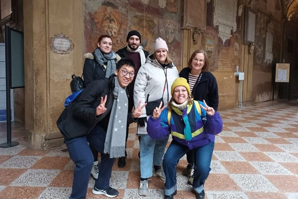Bologna, Private Custom Tour mit lokalem Guide - Hizvo