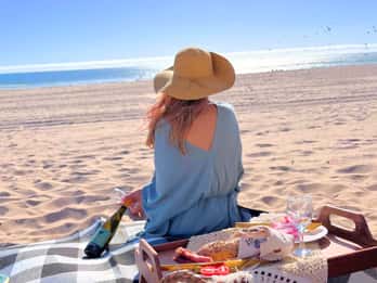 Lisboa: Piquenique com brunch na praia, montagem e traslados