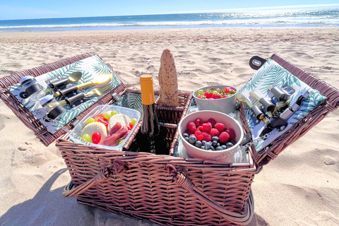 Lissabon > Brunch Strandpicknick mit Strandaufbau und TransfersBrunch-Picknick an der Costa die Caparica mit Transfers