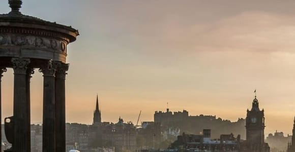 Private Custom Tour with a Local Guide in Edinburgh