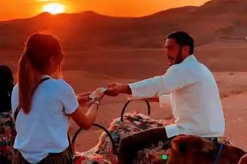 Marrakech: Sunrise Desert Tour med kameltur og frokost