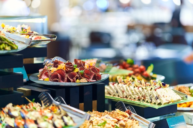 Dubai: luxe dinerbuffet bij Saffron in Atlantis the Palm