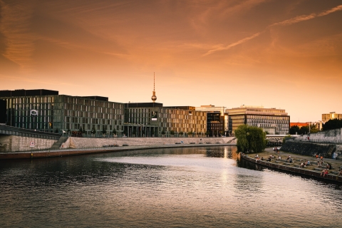 Berlijnse architectuur langs de rivier de Spree