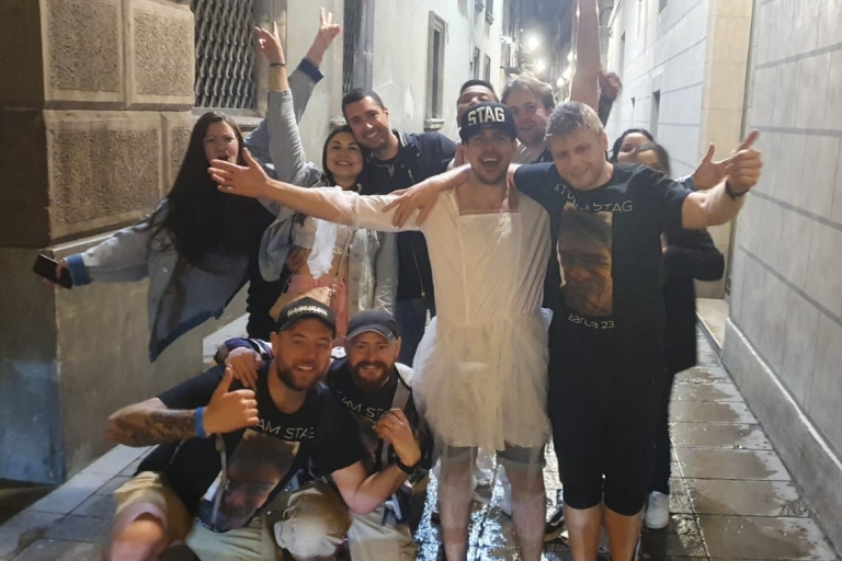 Barcelona: Katalanisches Nachtleben Pub Crawl Tour VIP Club EintrittBarcelona: Katalanisches Nachtleben Pub Crawl Tour