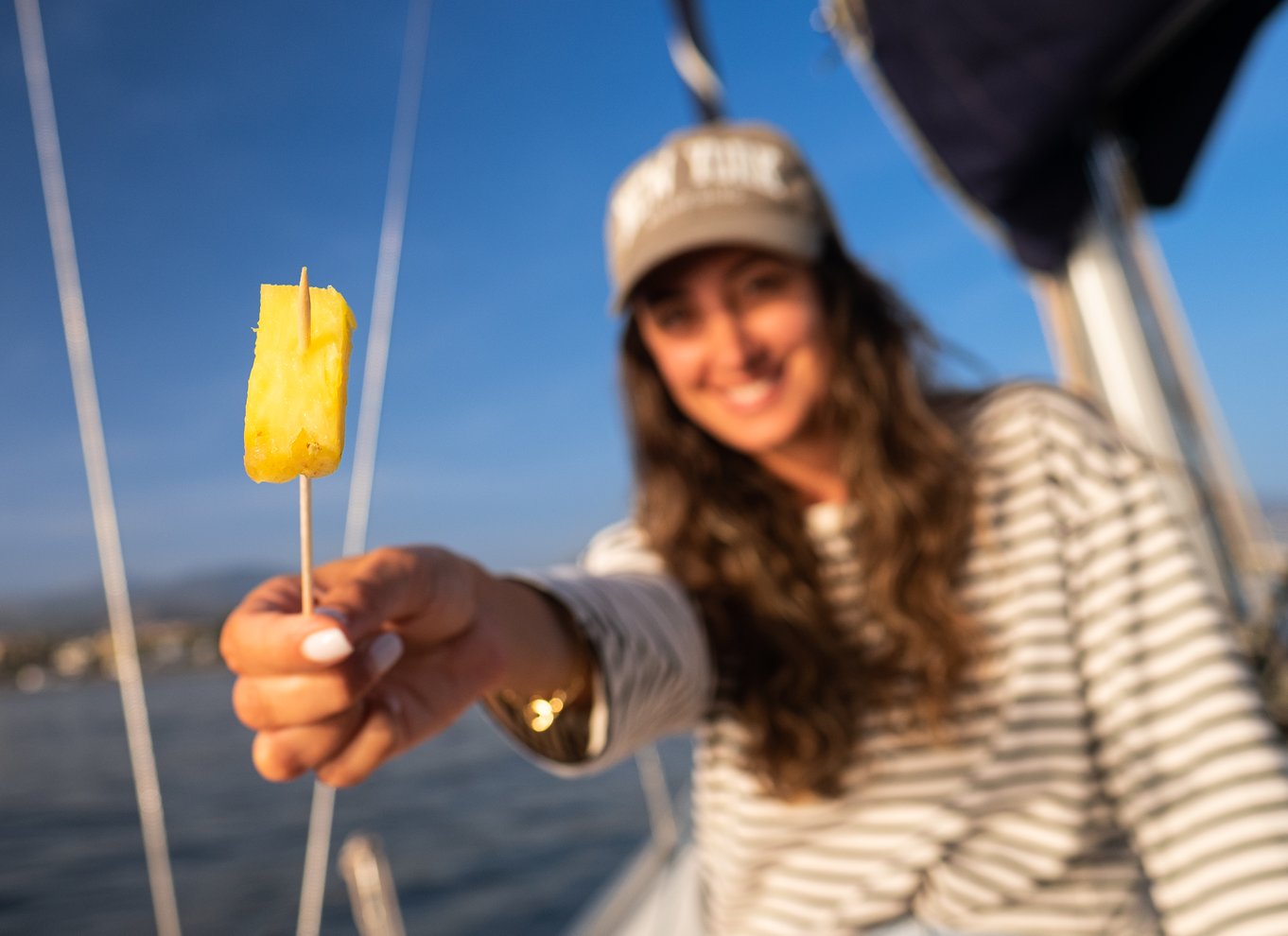 Marbella: Sejlads og delfinkiggeri med snacks og drinks