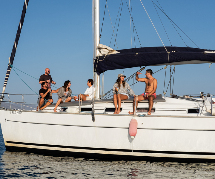 Marbella: Segeln & Delfinbeobachtung mit Snacks und Getränken