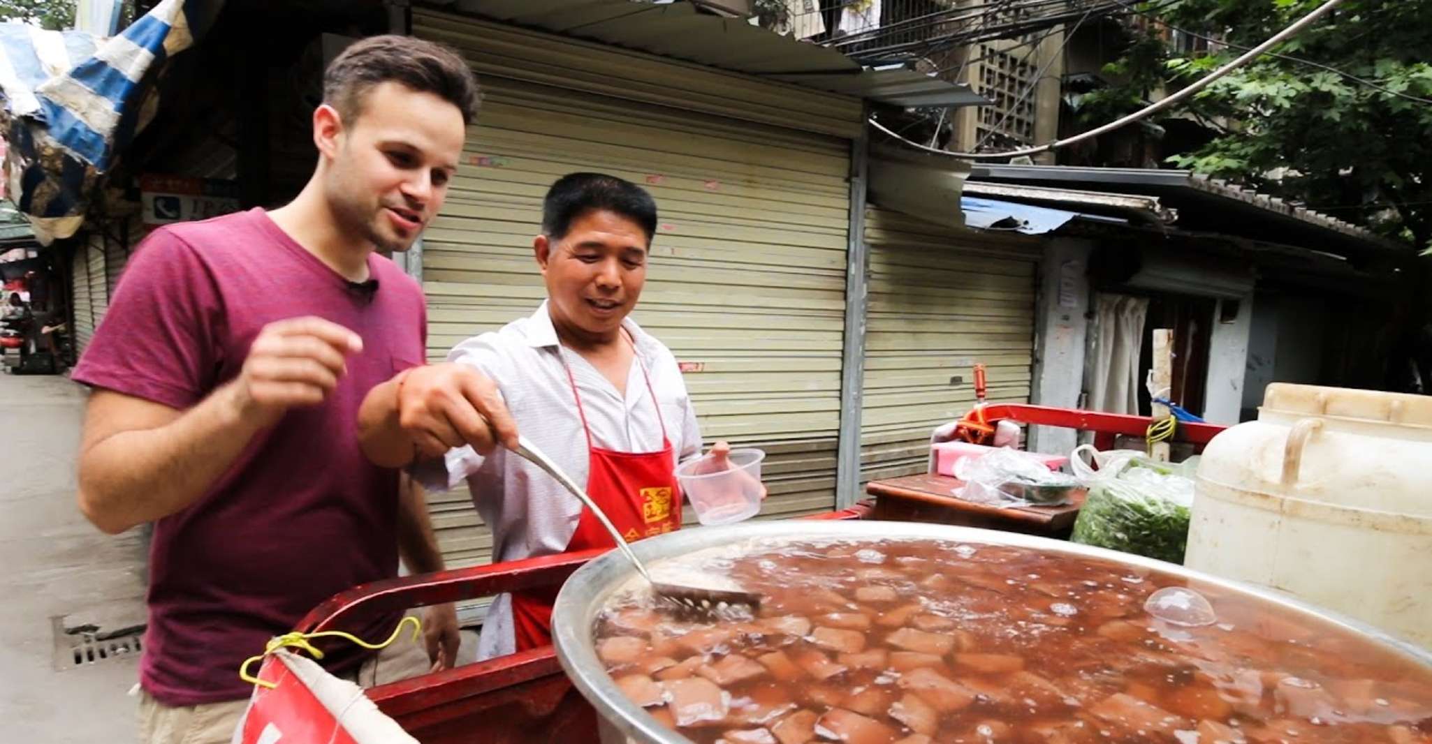 Excursão gastronômica noturna em Chengdu por guia local - Hizvo