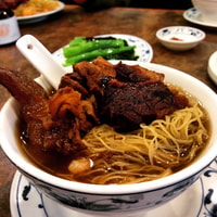 Tour gastronomico serale di Chengdu con guida locale - Hizvo