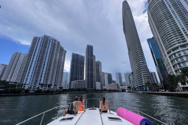 Miami: Prywatny luksusowy rejs jachtem z butelką szampana