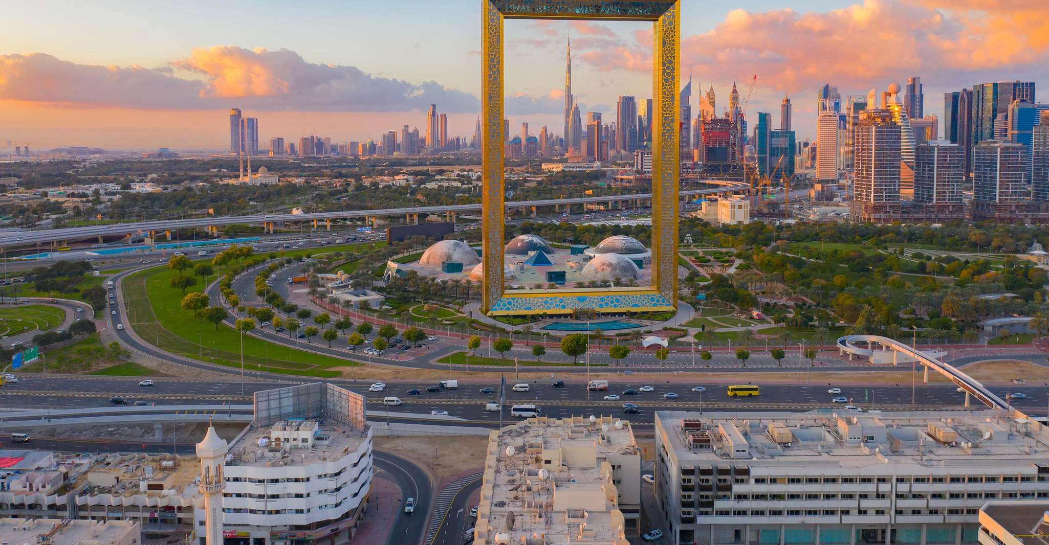 Dubai: Frame Tickets, Creek, Souks & Blue Mosque Guided Tour