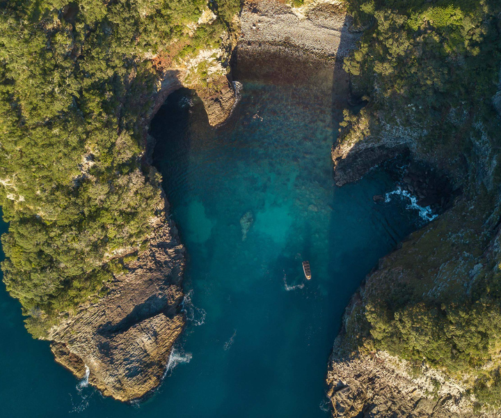 From Tairua: Coromandel Peninsula Guided Scenic Cruise