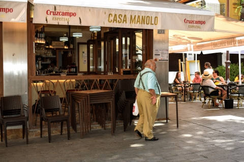 Sevilla: tour a pie de tapas, tabernas e historia