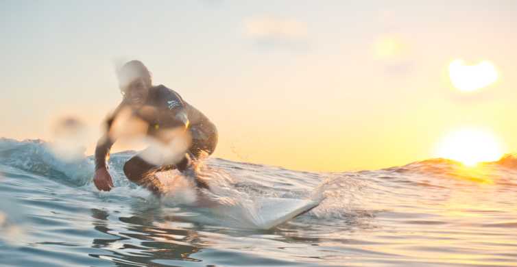 Naučite surfati na bijelim plažama na jugu Fuerteventure