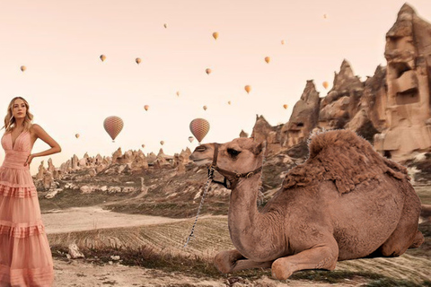 Depuis la Cappadoce : Excursion à dos de chameau au lever ou au coucher du soleil