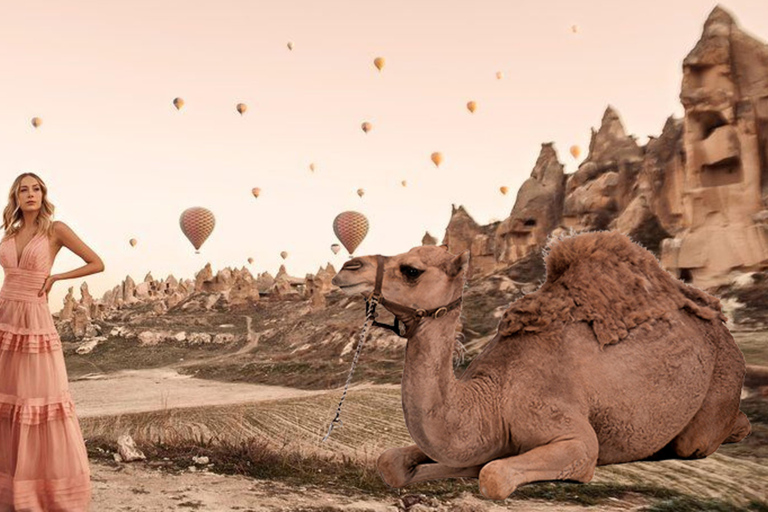 Depuis la Cappadoce : Excursion à dos de chameau au lever ou au coucher du soleil