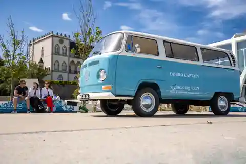 As melhores vistas de Gaia para o Porto. Passeio de VW Kombi com coquetel