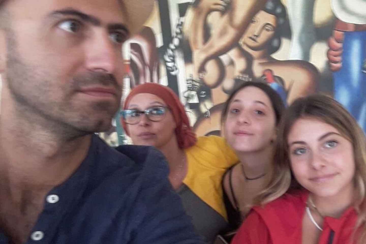 Paris: Private Custom Walking tour with A Local Guide