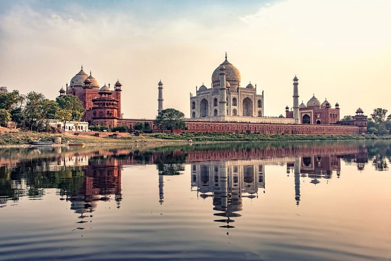 Desde Delhi : Excursión a Agra con el Taj Mahal y el Fuerte de AgraExcursión sólo con coche y guía