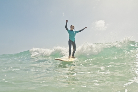Lerne das Surfen an den weißen Stränden im Süden Fuerteventuras