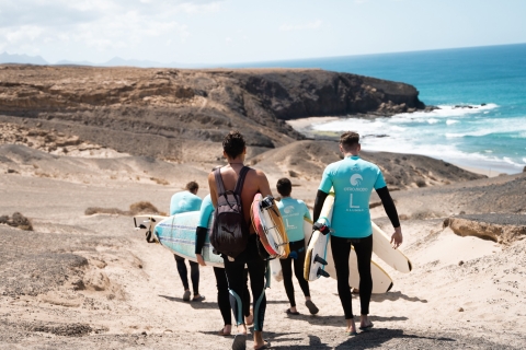 Lerne das Surfen an den weißen Stränden im Süden FuerteventurasSurfkurs an Fuerte's Traumstränden inkl. Abholung vom Hotel