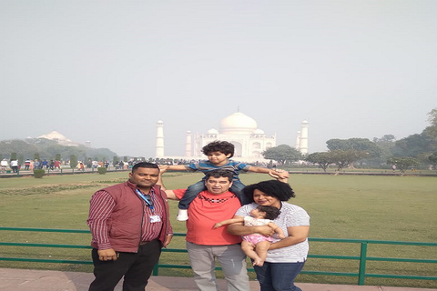 Agra: Tour particular sem fila ao Taj Mahal e ao Forte de AgraÚnico guia profissional para o Taj Mahal