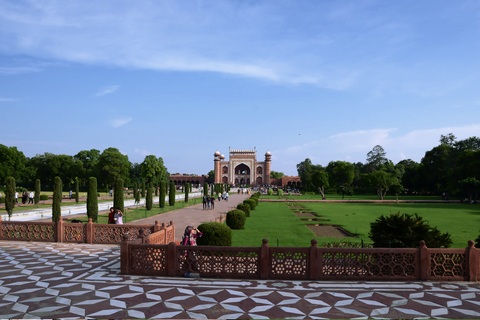 Agra: Tour particular sem fila ao Taj Mahal e ao Forte de AgraÚnico guia profissional para o Taj Mahal