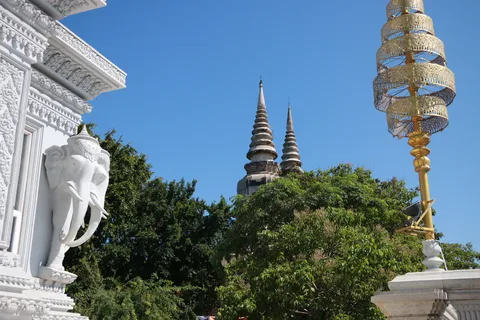 De Phnom Penh: Excursão à montanha Oudongk e à ilha Koh Chen