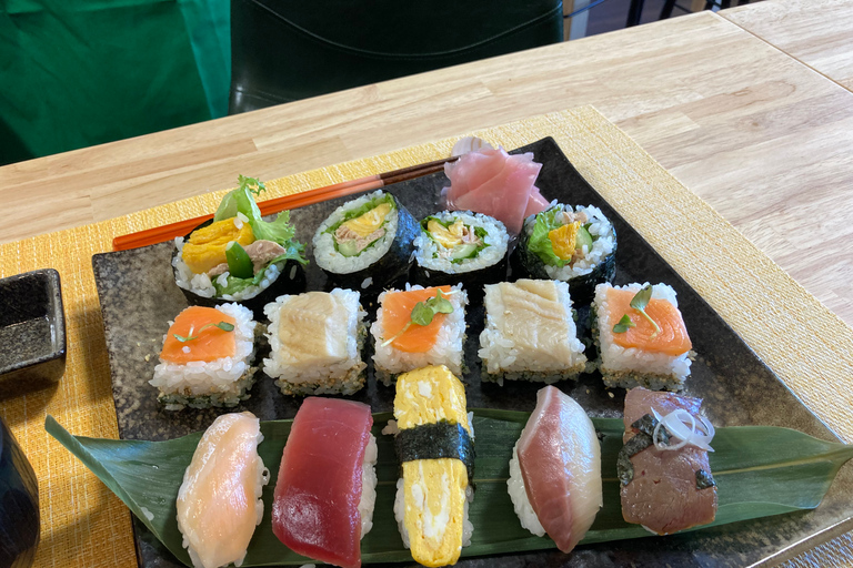 Osaka: Sushi class in Dotonbori