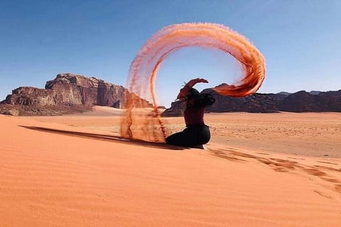 From Amman: Private Day Tour to Petra & Wadi Rum