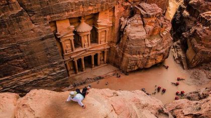 From Amman: Private Day Tour to Petra & Wadi Rum