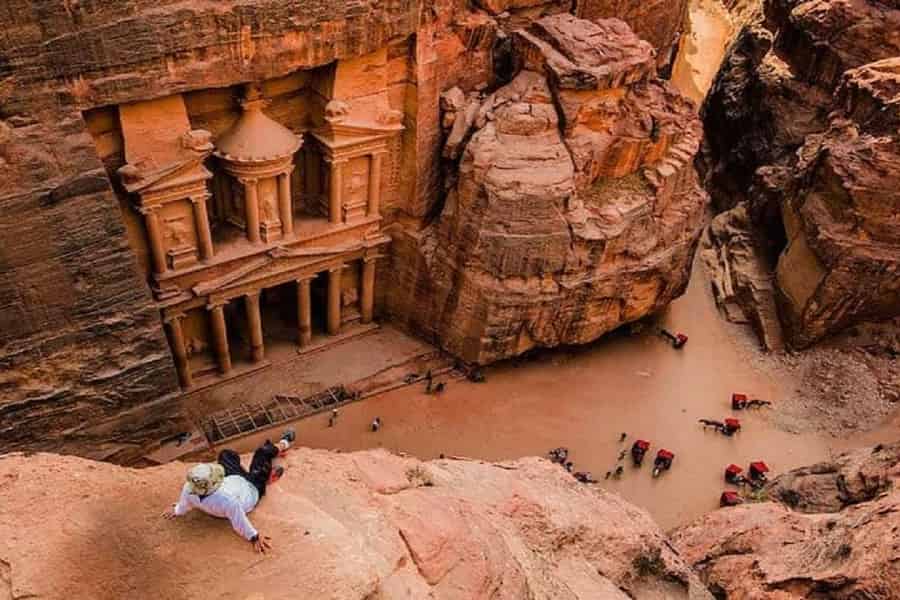 Von Amman aus: Petra & Wadi Rum – private Tour oder Gruppen-Tagestour. Foto: GetYourGuide Von Amman aus: Petra & Wadi Rum – private Tour oder Gruppen-Tagestour. Foto: GetYourGuide