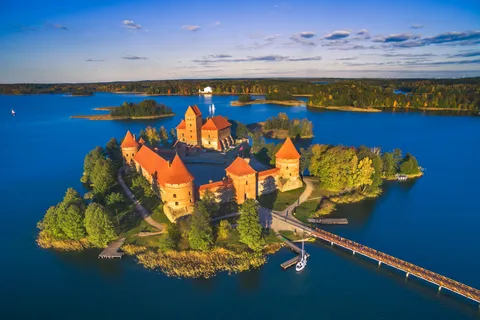 From Vilnius: tour to Trakai with kybynai tasting