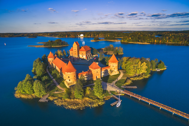 Da Vilnius: tour a Trakai con degustazione di kybynai