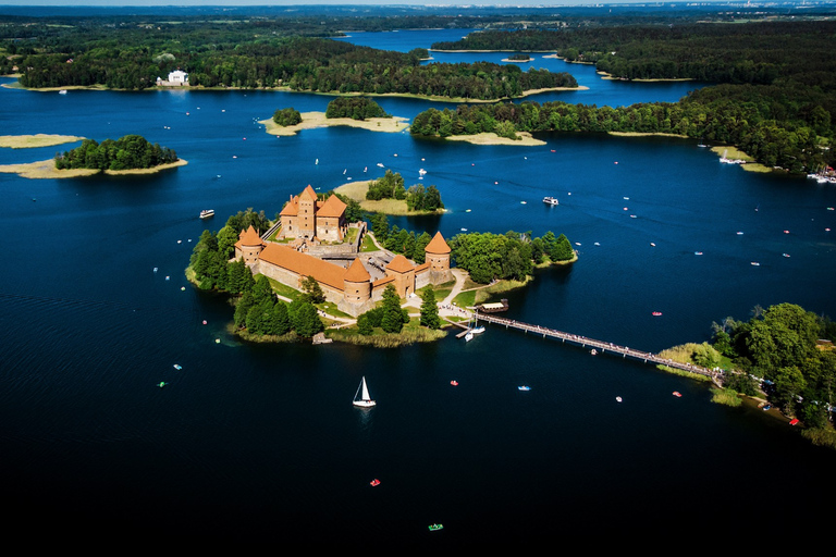 Desde Vilna: excursión a Trakai con degustación de kybynai