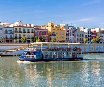 Seville: Panoramic Cruise, Hop-On-Hop-Off Bus & Walking Tour