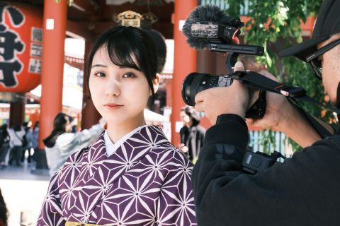 Tokyo: Video and Photo Shoot in Asakusa with Kimono Rental