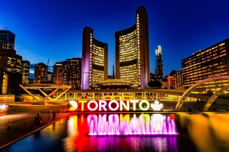 Toronto: Private custom tour with a local guide 3 Hours Walking Tour