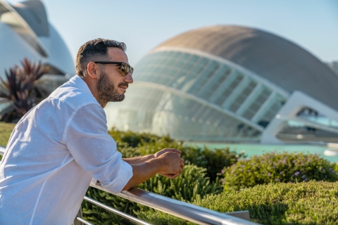 Valencia: Professional photoshoot at City of Arts & Sciences VIP (50+ photos)
