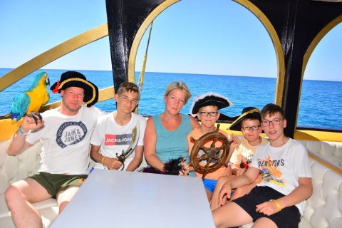 Antalya: Excursión en Barco Pirata Lara con Comida y Recogida