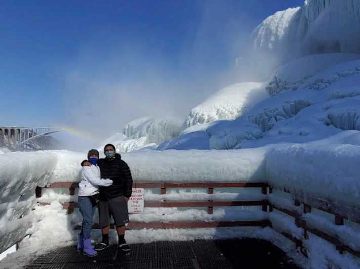 Niagara Falls, VS: wintertour met toegang tot Cave of the Winds
